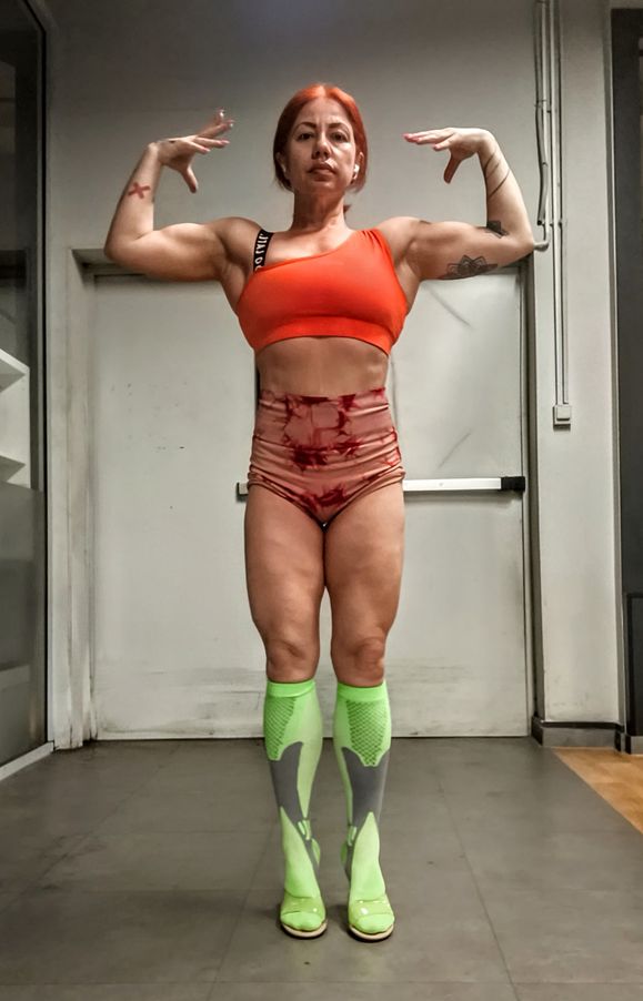 Ella_Kross