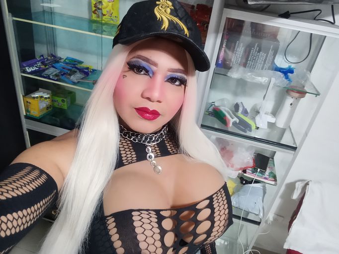 alicehugecock