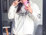 Ella_Thorne