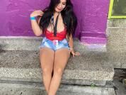 ninakisslove