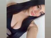 Mia_Thomsom