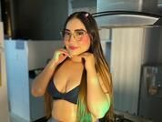 Mia_Cuttee