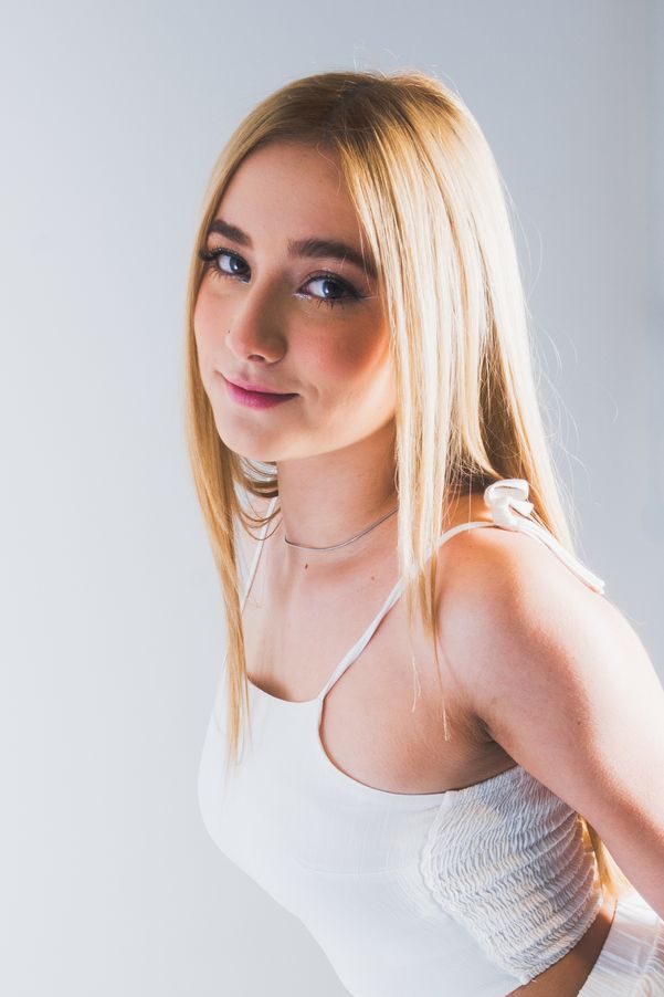 Sophiie_Collins