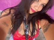 ninakisslove