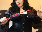 TheDevineMissDeviant
