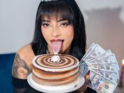 MiiaaMonroe