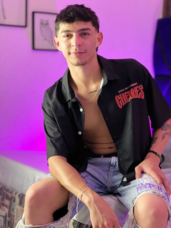 Logan_Woods