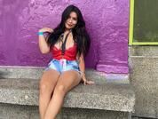 ninakisslove
