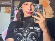 Ella_Thorne
