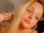 BustyBlondeBabe95