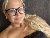 Peachy_English_Blond