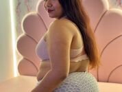 Sharon_Curvy
