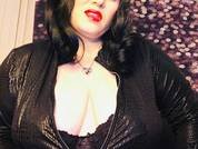 TheDevineMissDeviant