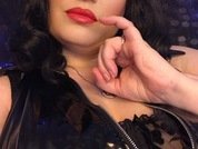 TheDevineMissDeviant