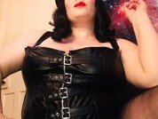 TheDevineMissDeviant