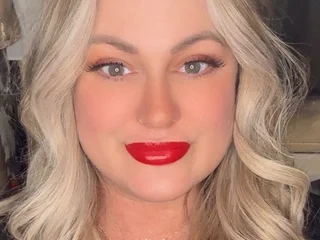 BlondeBrat22 profile