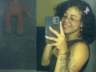 Chloehot33 profile