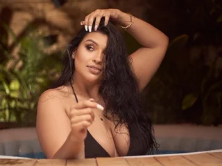 Emilycurvyx profile