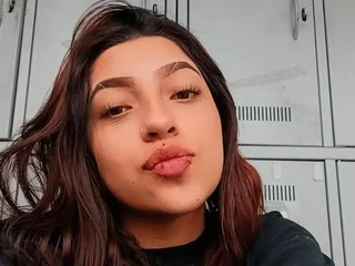 LUNAVELL_GIRL profile