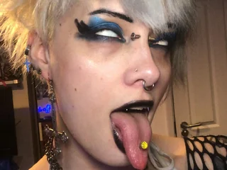 glitterqueen99 profile