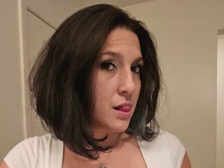 Bi_sexualmilf profile