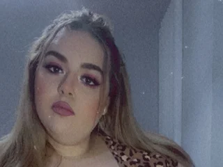 CurvyDollieMae profile