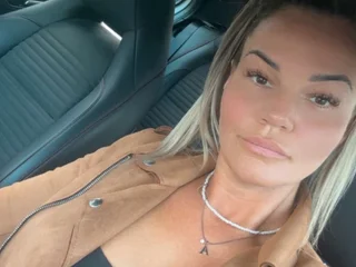 Cute_Brown_Eyes_X profile