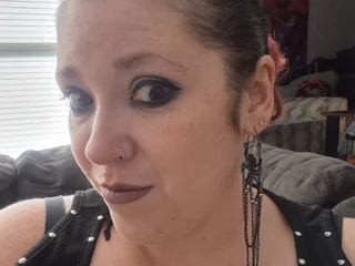 DarkHuntress profile