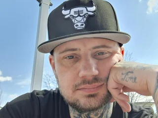 DeeNice69 profile