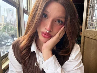 Ella_Thorne profile