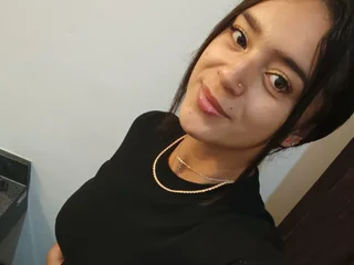 Emilie_Clark profile