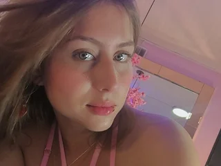 LisaMiller_18