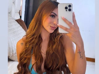 Mia_bond
