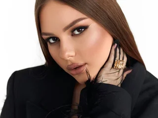 MonicaGlamorous profile