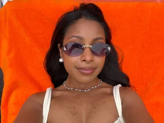 PetiteIndianSafia profile