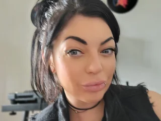 PoppyRaven profile