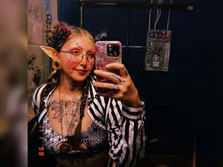 dying4dahlia profile