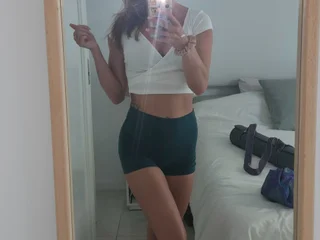 nicnac_toesUK