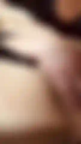 Se burla dulce y pegajosa.