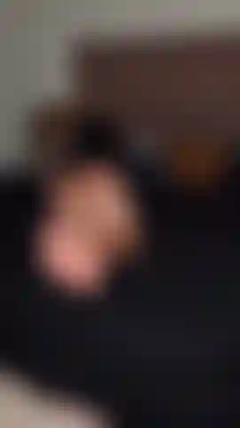 Amantes de los pies? Desnuda para ti.