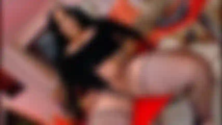 Te comerías mi polla o mi culo? Lame mi precum.