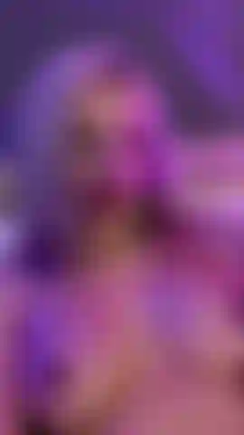 Aceitando mis tetas calientes.