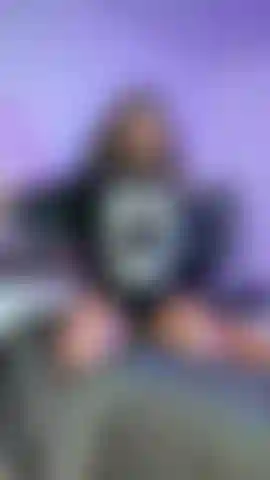 Mis tetas y la guitarra combinan muy bien.