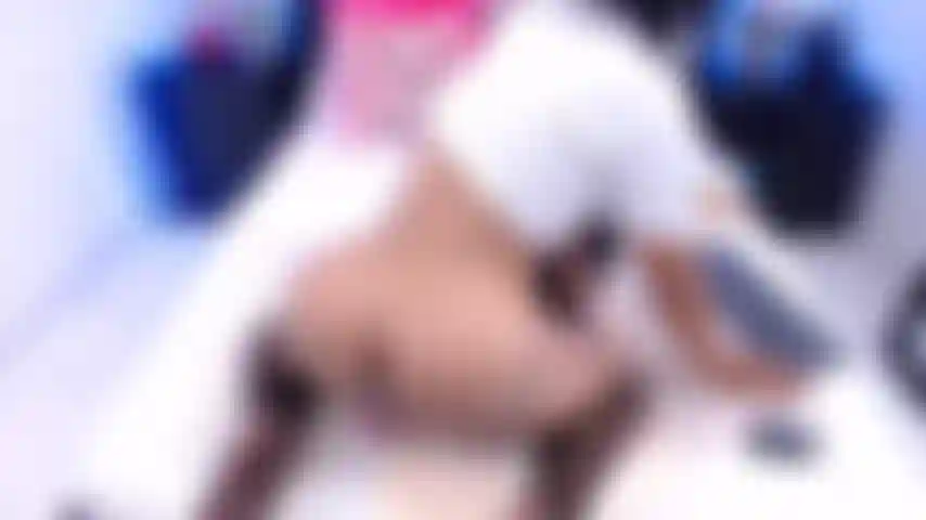 Garganta profunda, francés, mucho escupitajo, sexo anal profundo.