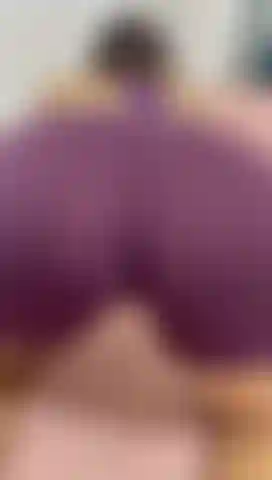 Meneando culo antes de ir al gimnasio.