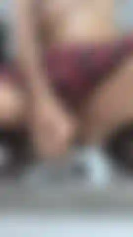 Una niña juguetona.