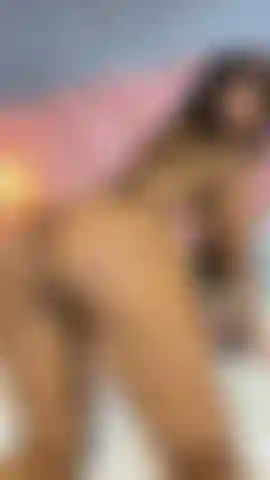 Necesito sentarme en ti.