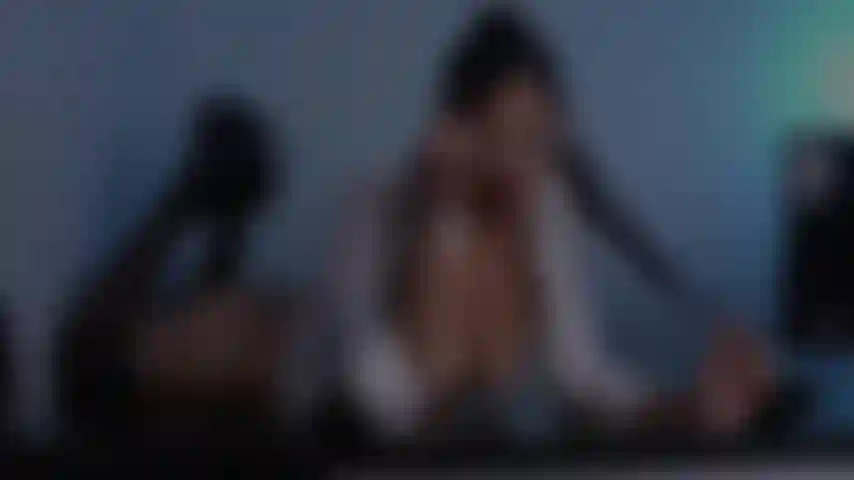 A secretary like me would make your workday more interesting.