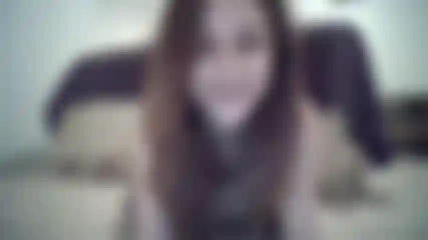 Exc. Call: quítate el pijama, las tetas enormes y juega con el coño.