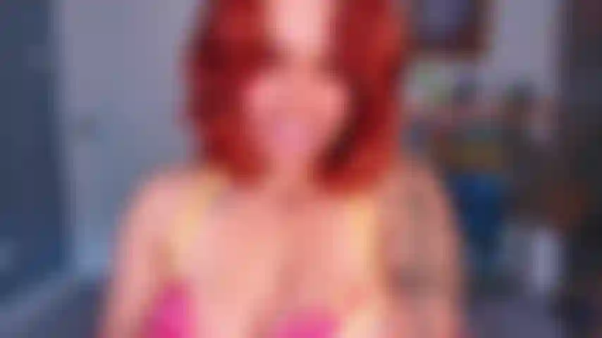 Enormes areolas perforadas, tetas pelirrojas.